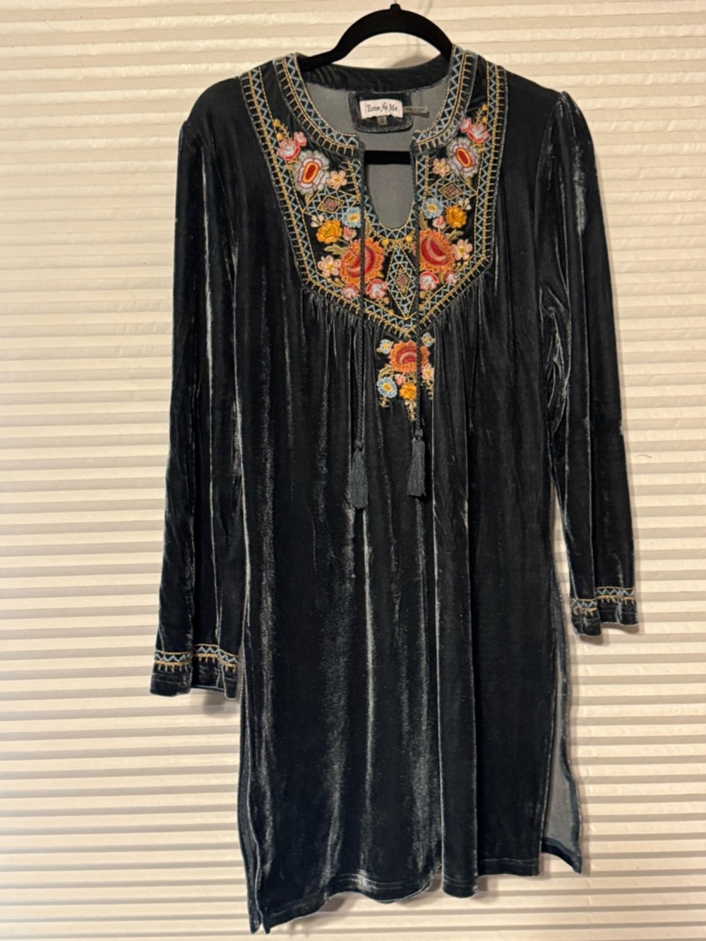 Boho Embroidered Sage  Velvet Long-Sleeve Dress